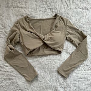 Athletic twist top - size small